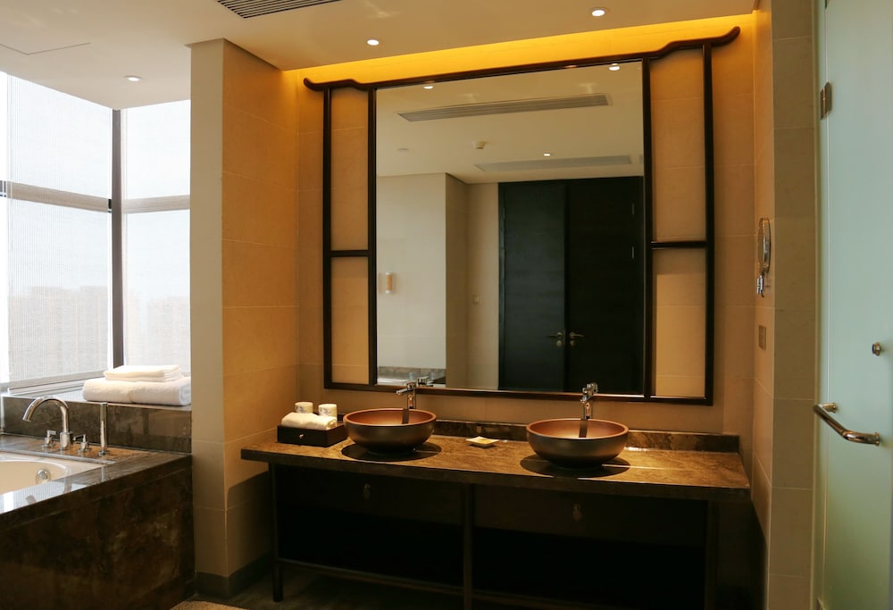 Amitabha Hotel 43/47