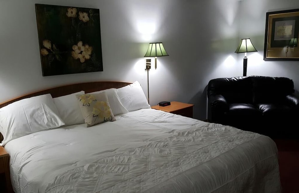 Amerivu Inn And Suites New Richmond 25/60