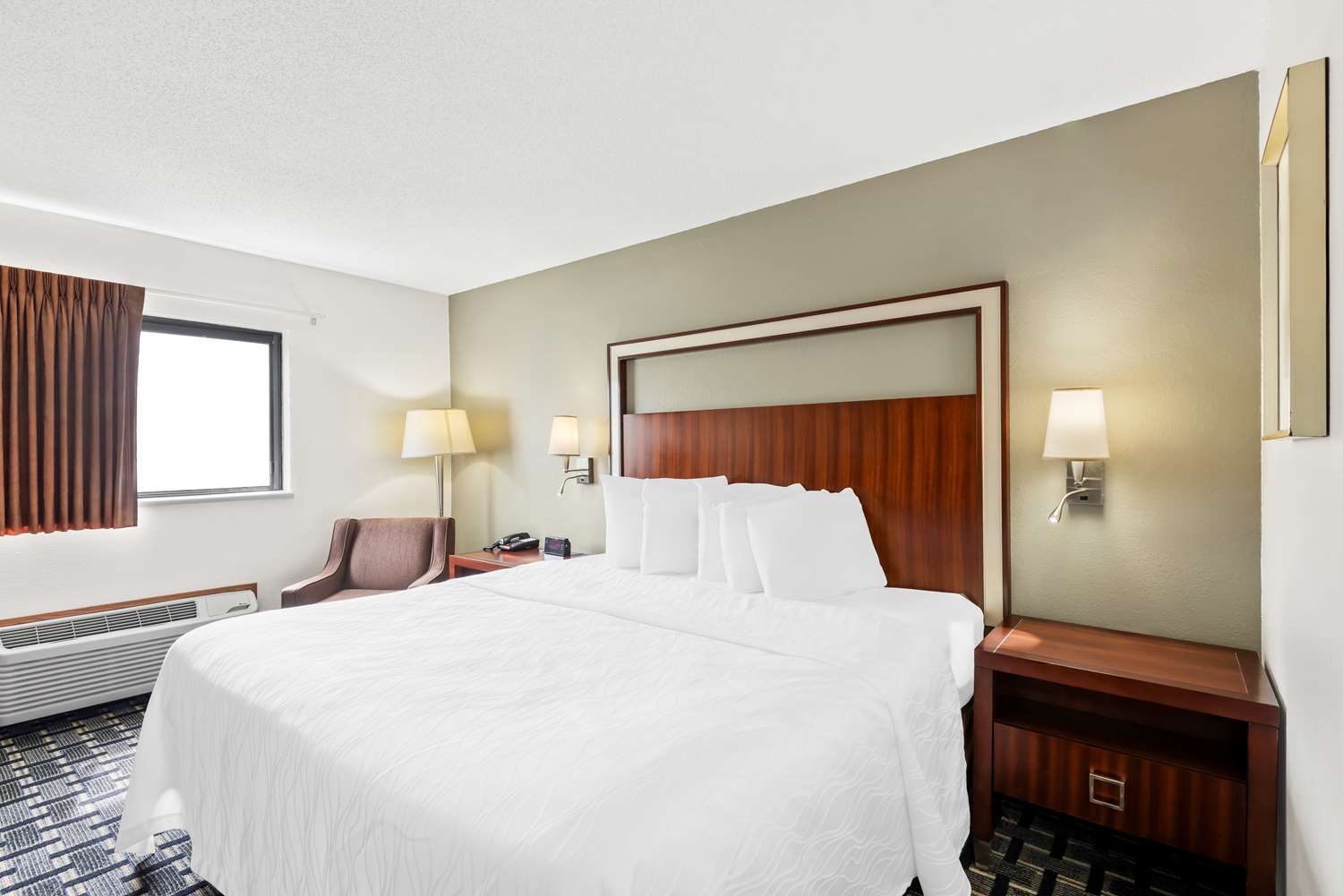 Room, King Bed, Bathtub, Accessible