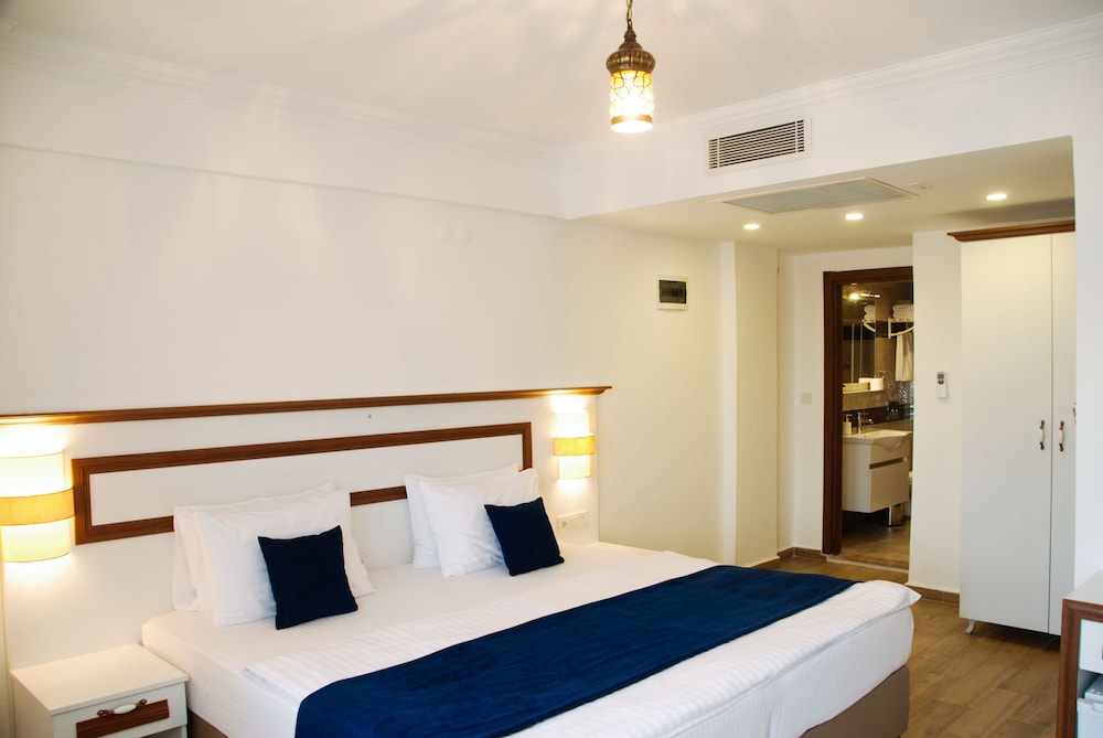 1 BEDROOM, STANDARD, TRIPLE, SEA VIEW