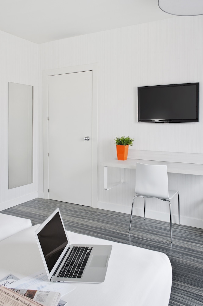 غرفة قياسية بسريرين منفصلين، Ibis Styles Madrid Prado 5/7