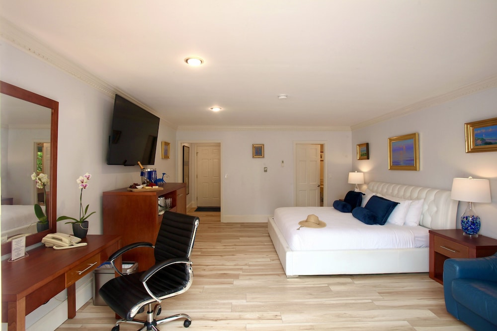 Extra, Deluxe, King Bed، Pleasant Bay Village Resort 2/3