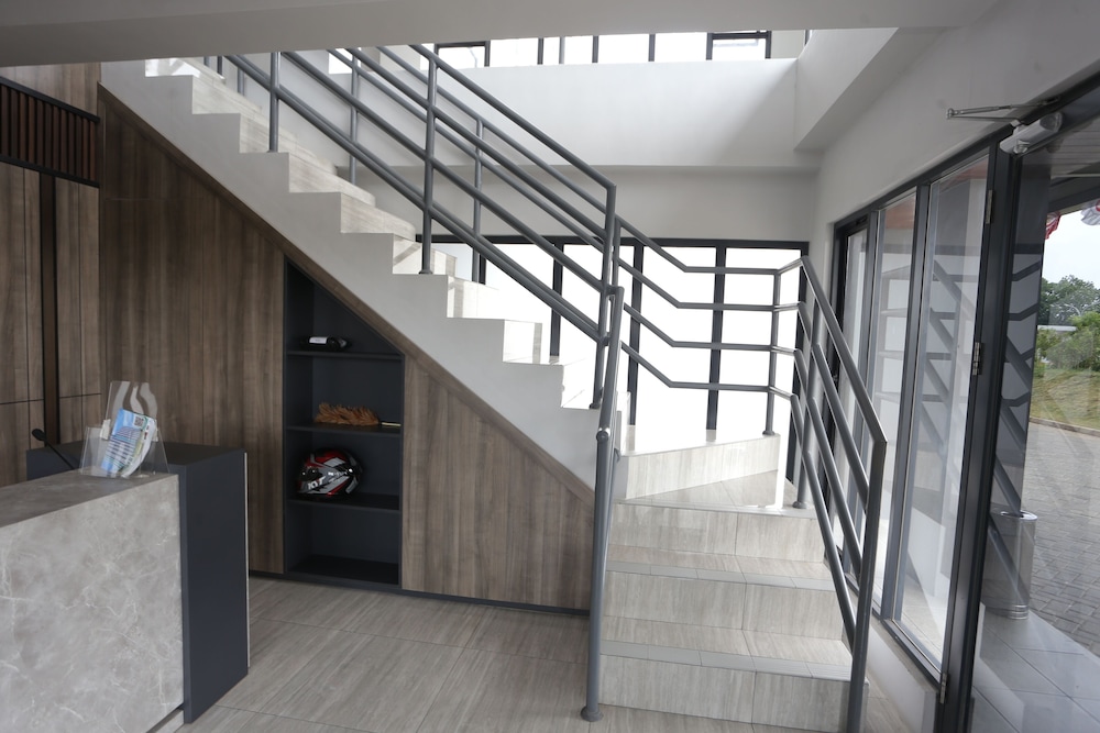 Hotel O cikarang at apartment Riverdale 15/48