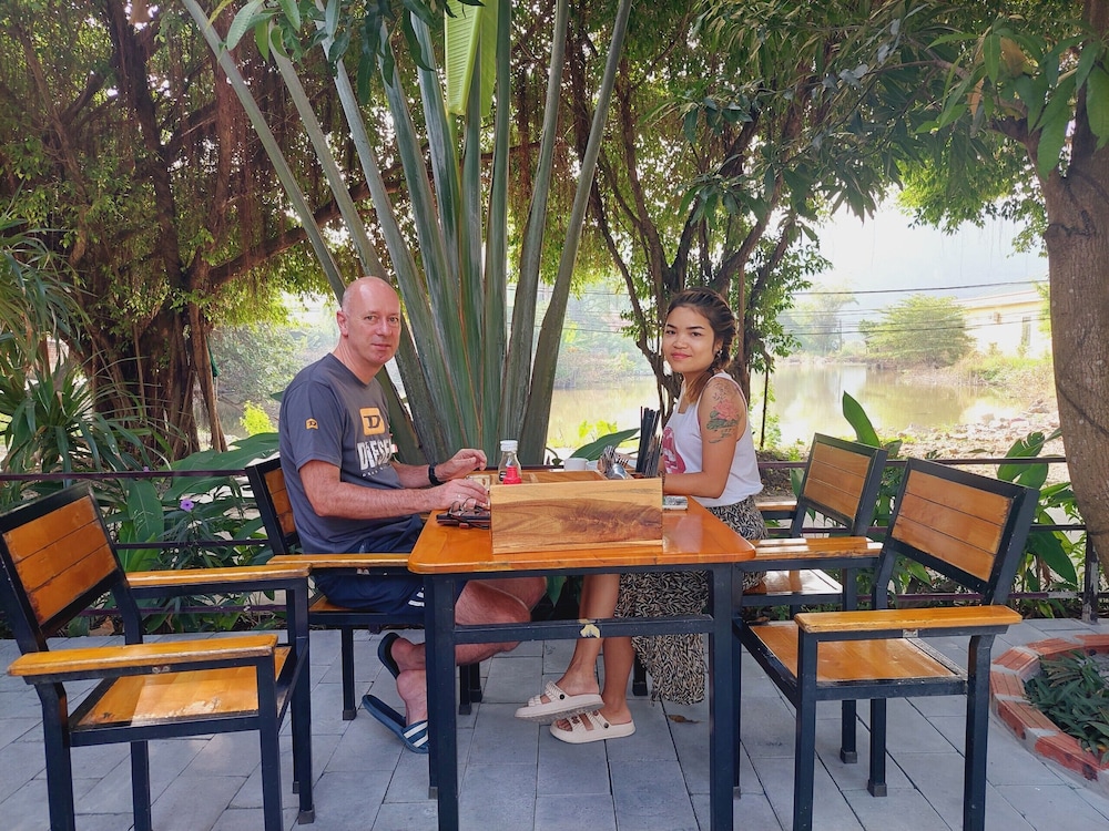 Ninh Binh Mountain Side Homestay & Cafe 49/67