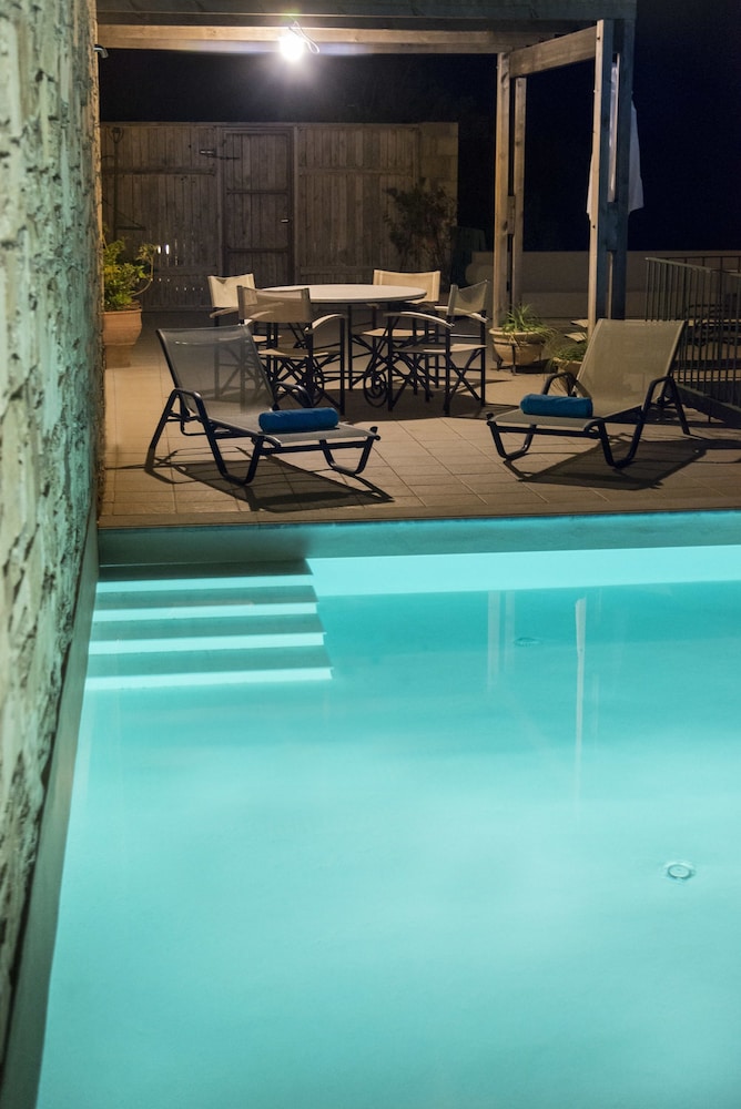 Istron Villas 23/50