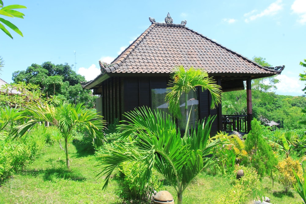Sunrise Hut's Lembongan 1/54