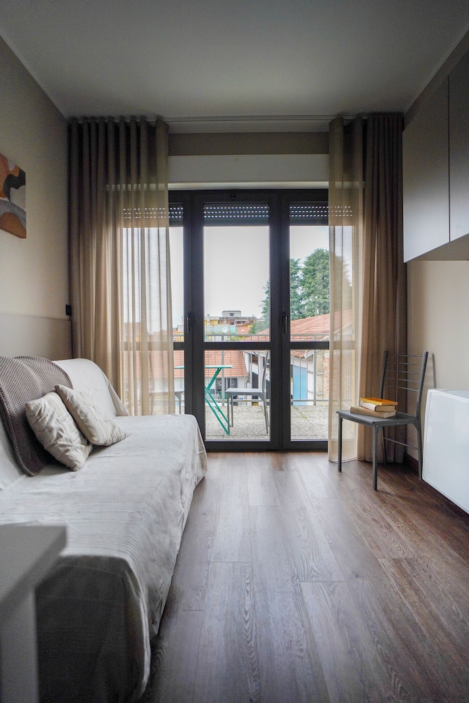 Expo Residence Rho 11/50