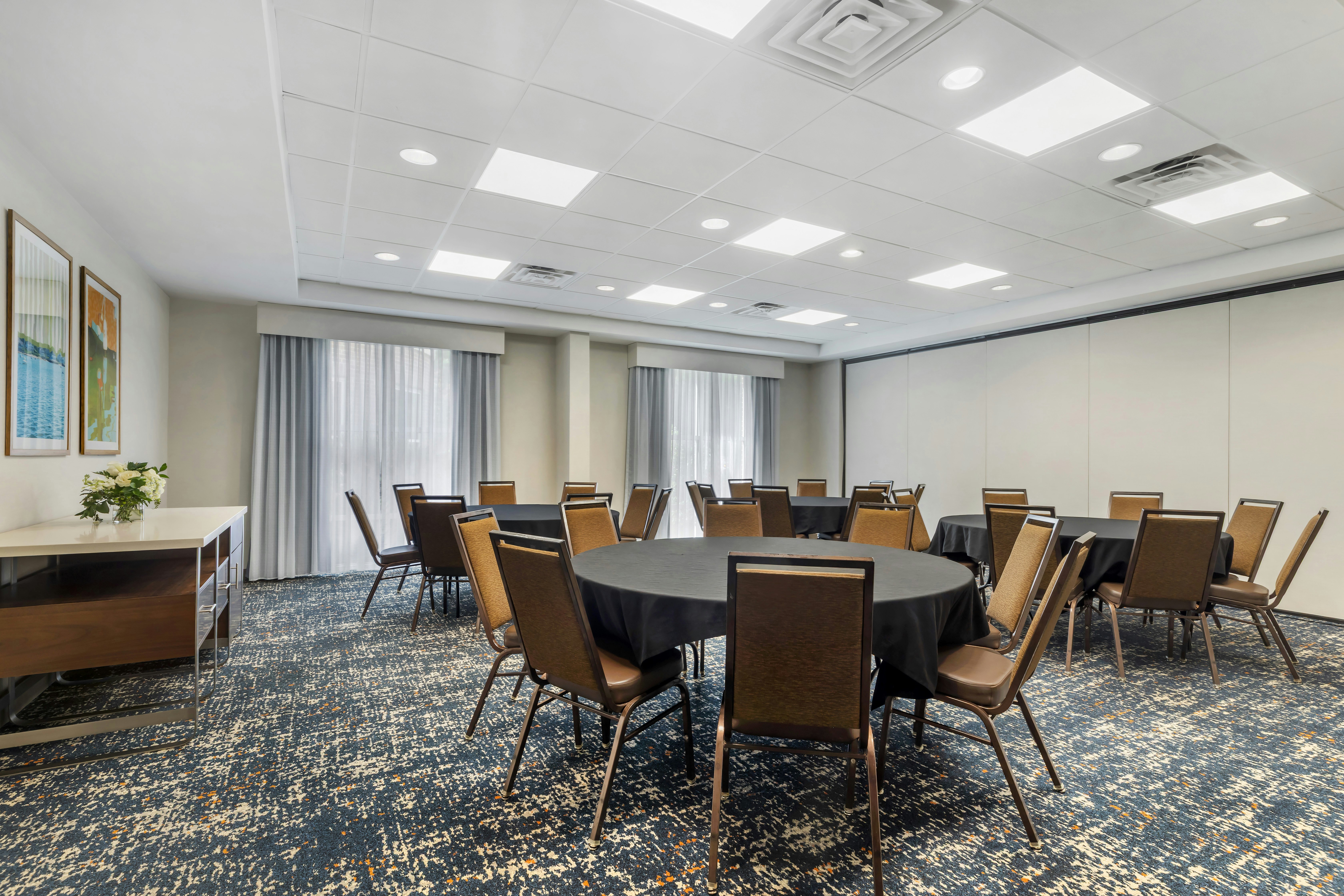 Hampton Inn & Suites Plymouth 23/25