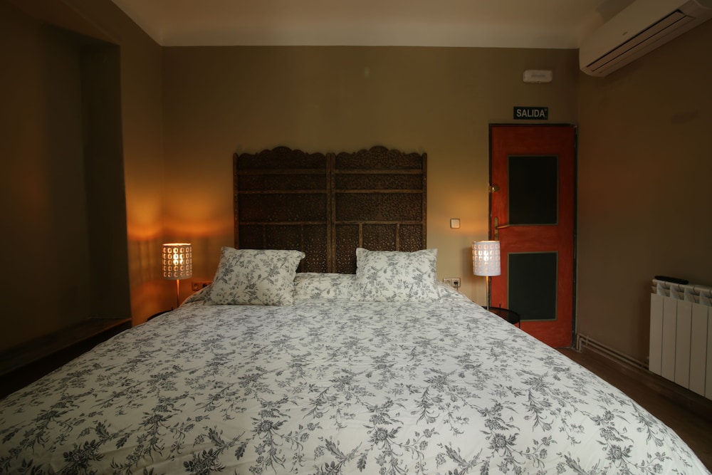 ABRACADABRA SUITES 27/54
