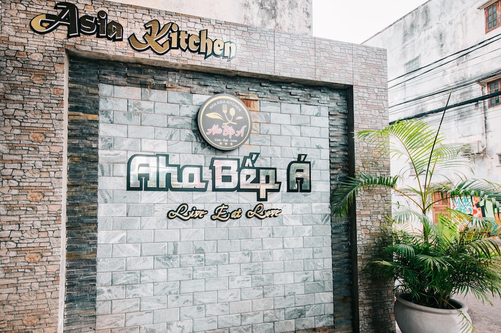 V Hotel 29/51