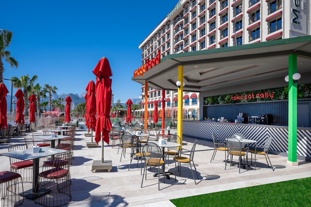 Megasaray WestBeach Antalya 65/73