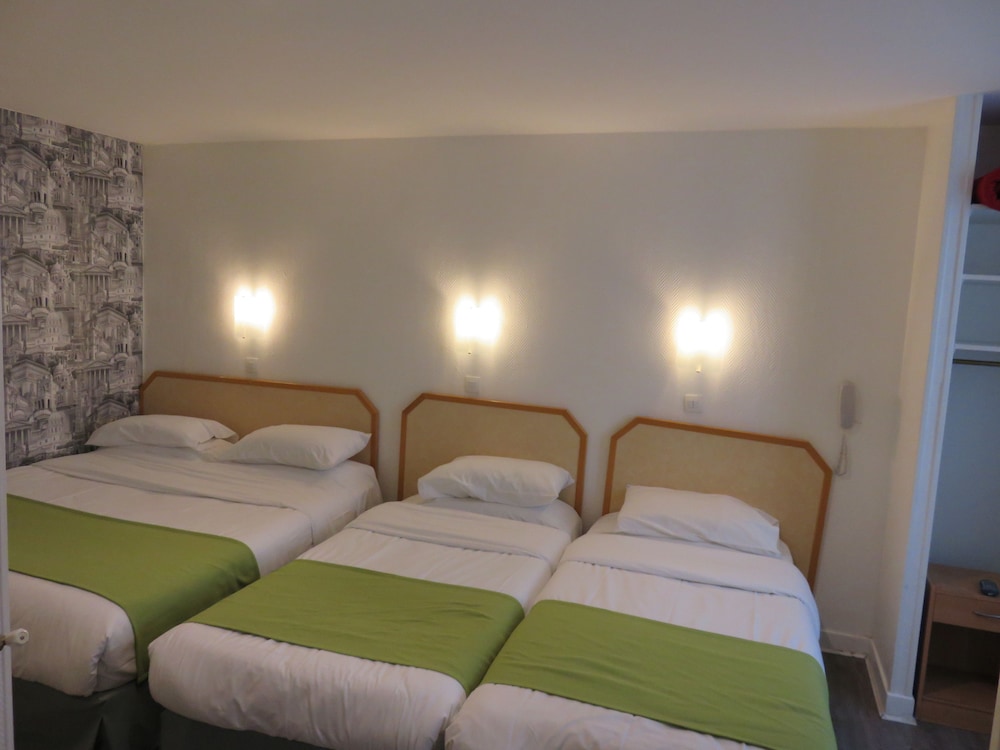 Marys Hotel Republique 27/60