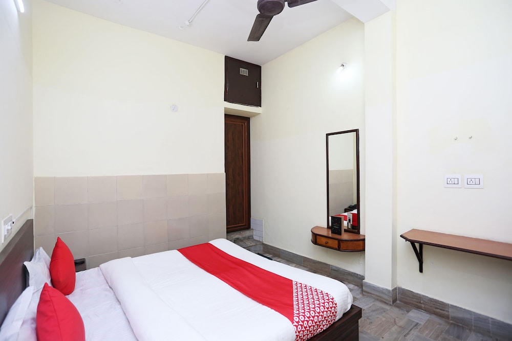Oyo 26808 Shree Ram Residency 12/32