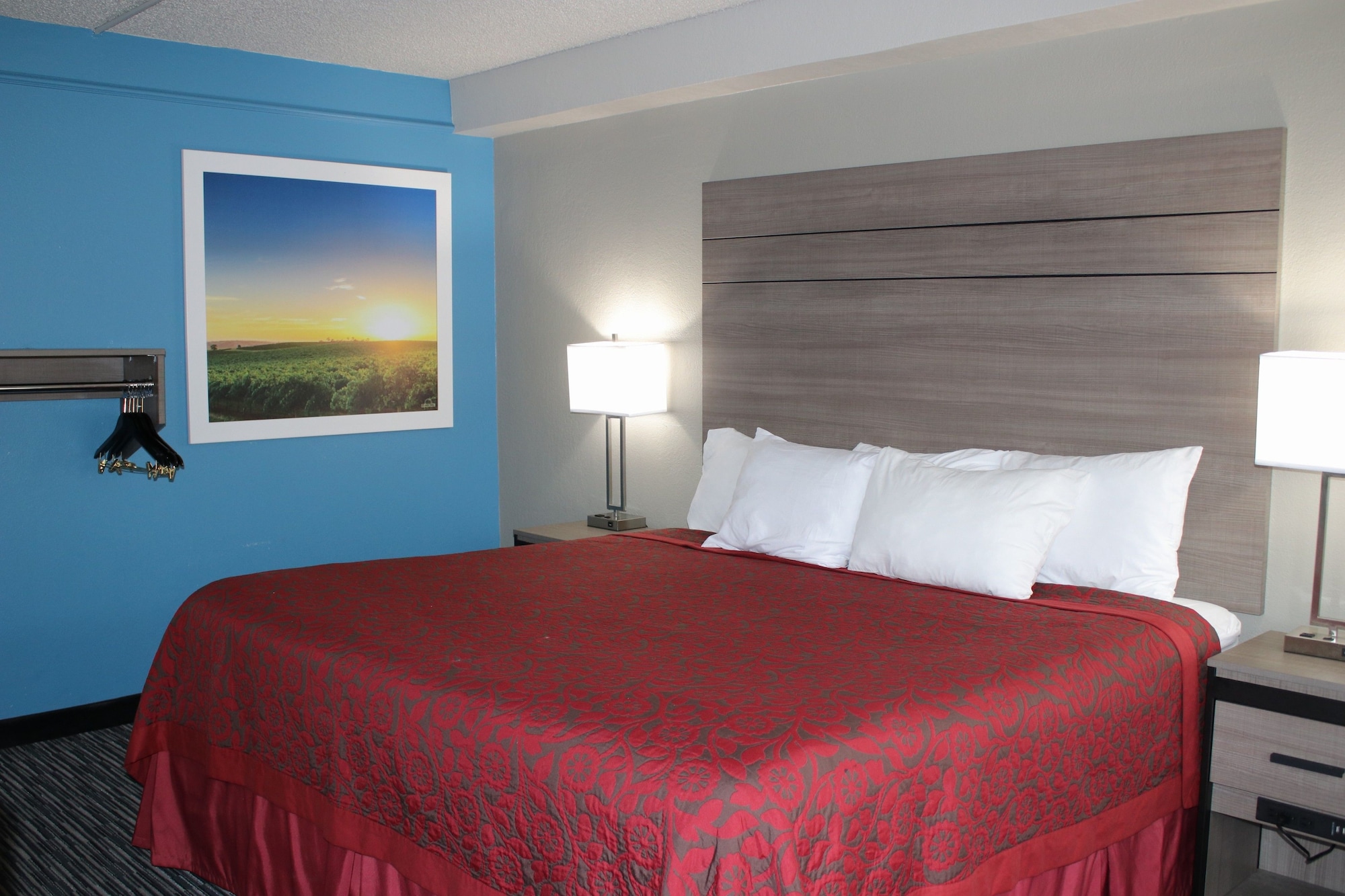 غرفة بسرير كينج لذوي الإعاقة، Days Inn by Wyndham Central San Antonio NW Medical Center 2/8