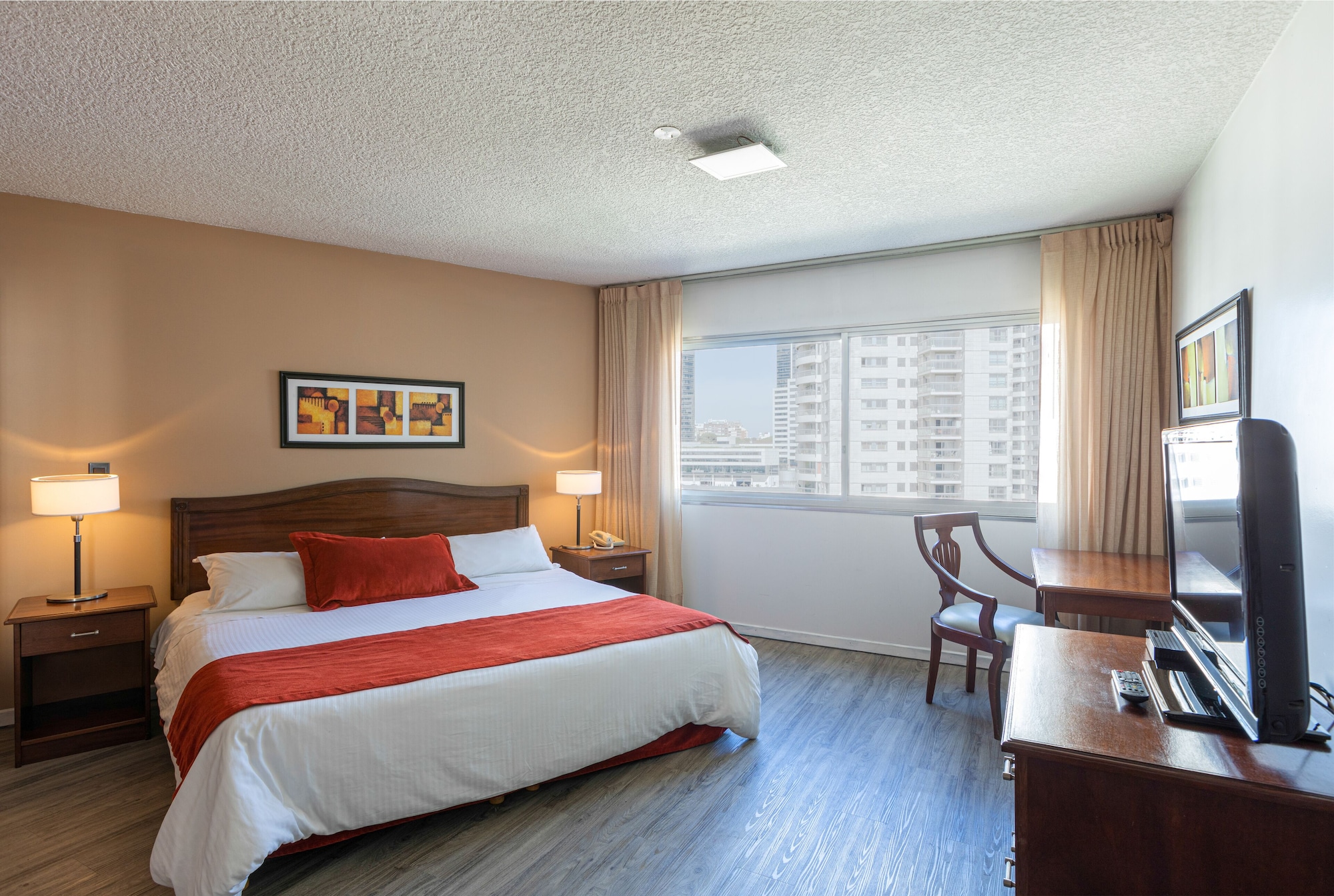 SUPERIOR, KING BED