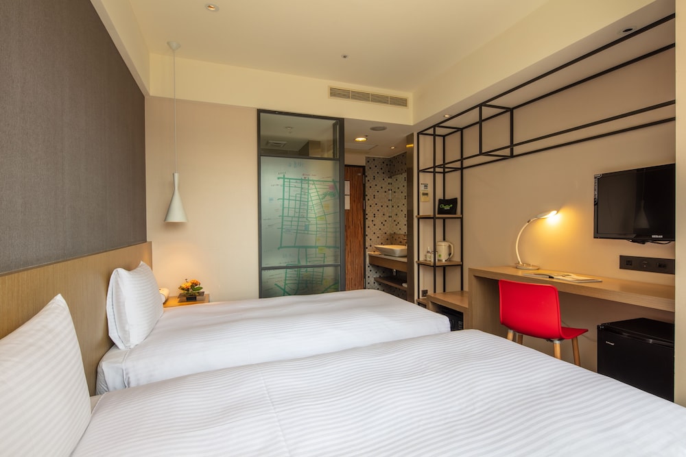 CHAIIN HOTEL DONGMEN 16/68