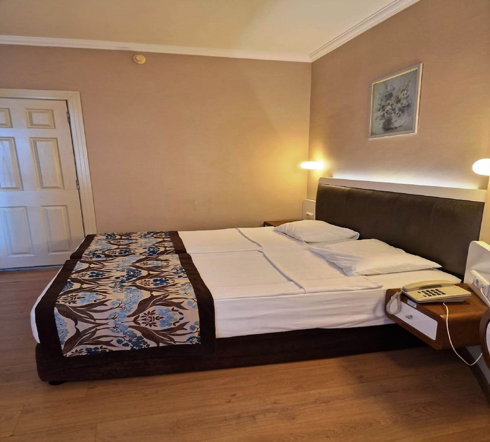 Azak Hotel 10/42