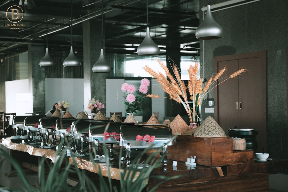 Ban Ban Hotel 46/50