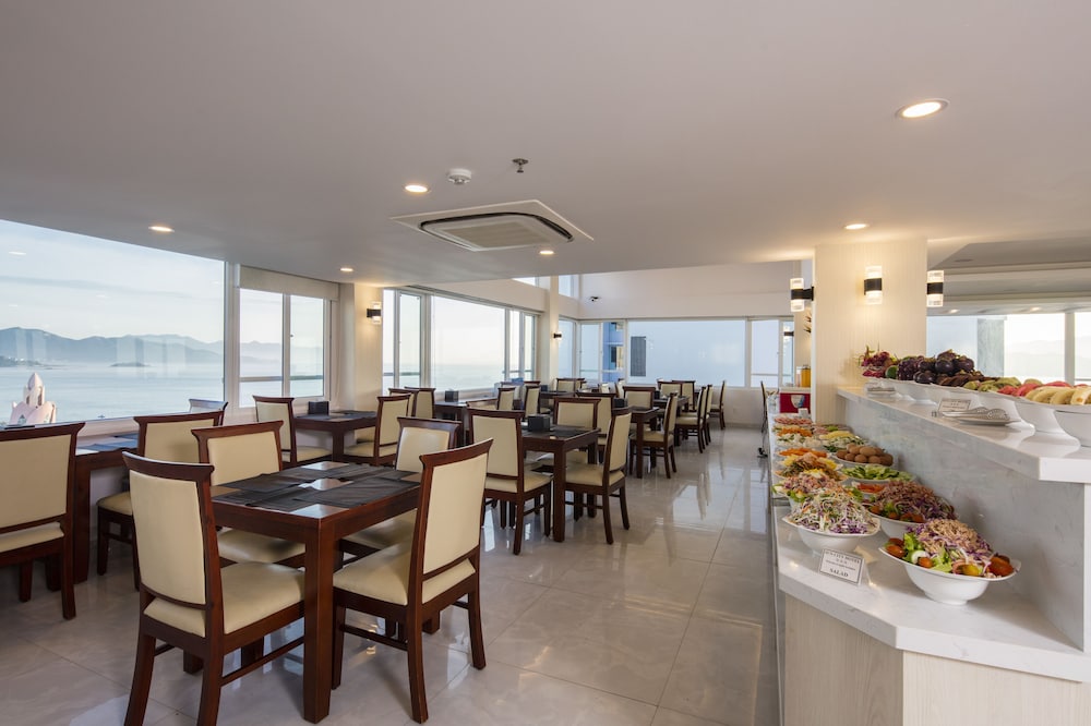 restaurant cafeteria