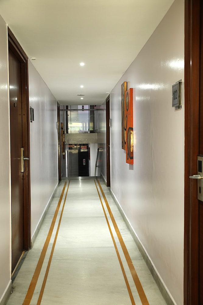 Ahuja Residency Sunder Nagar 8/50