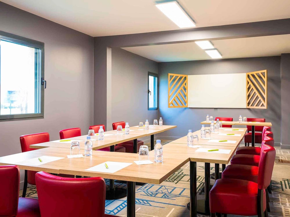 Ibis Styles Rouen Val-de-Reuil 65/78