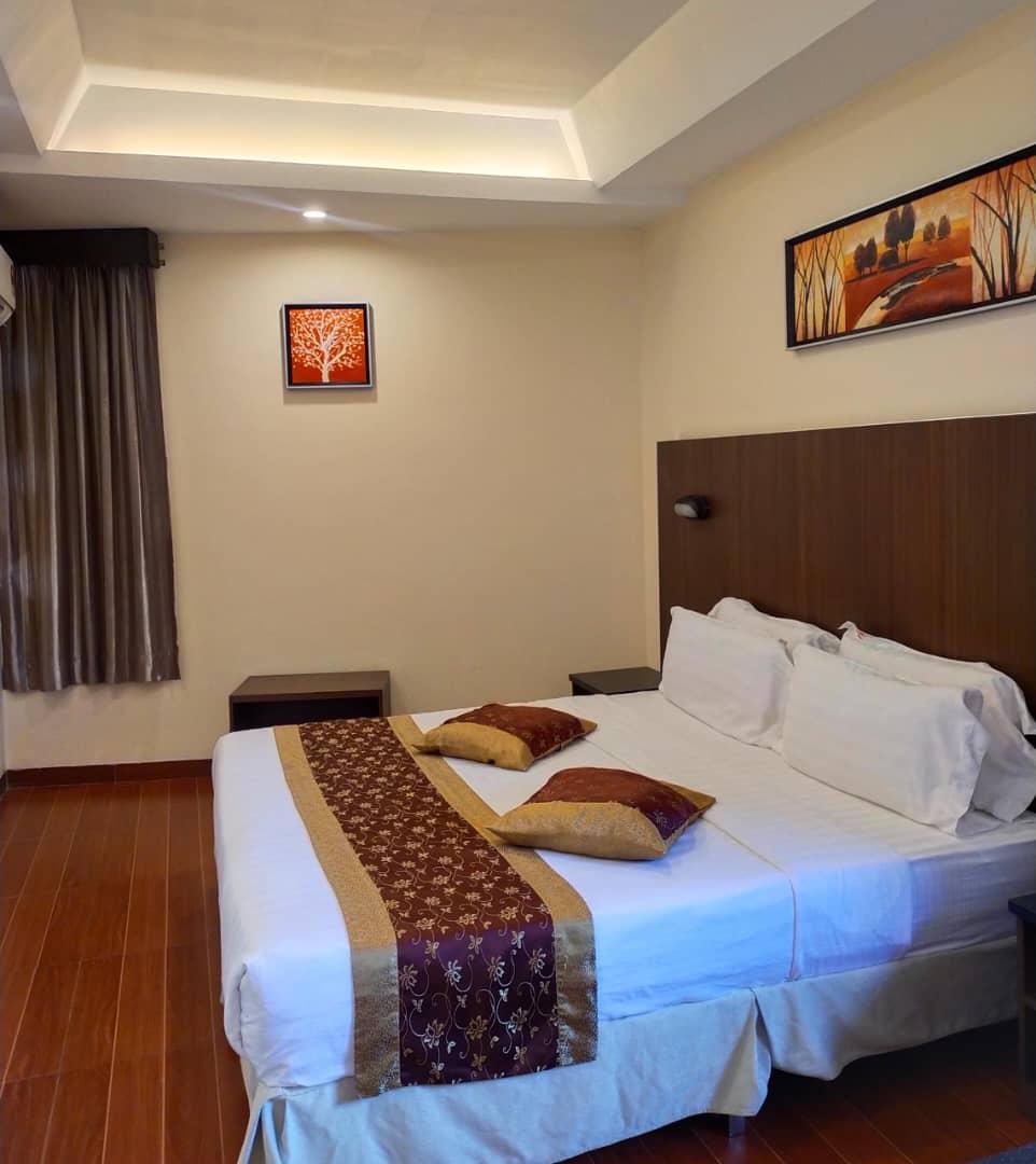 Hotel & Apartment Ambassador 3 9/17