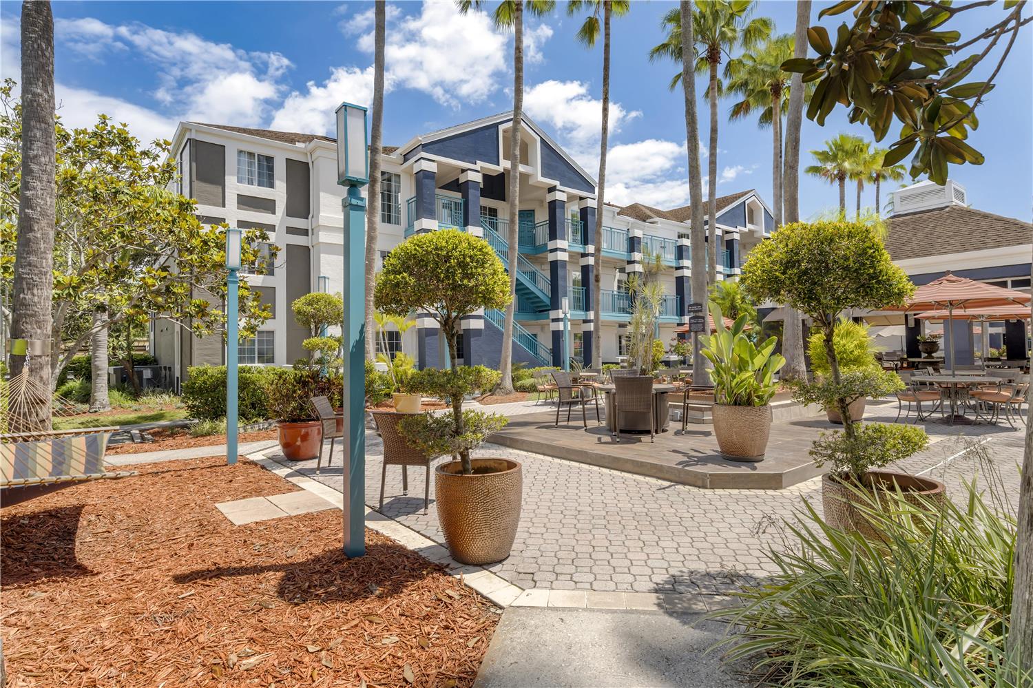 Sonesta ES Suites Orlando Lake Buena Vista 70/78