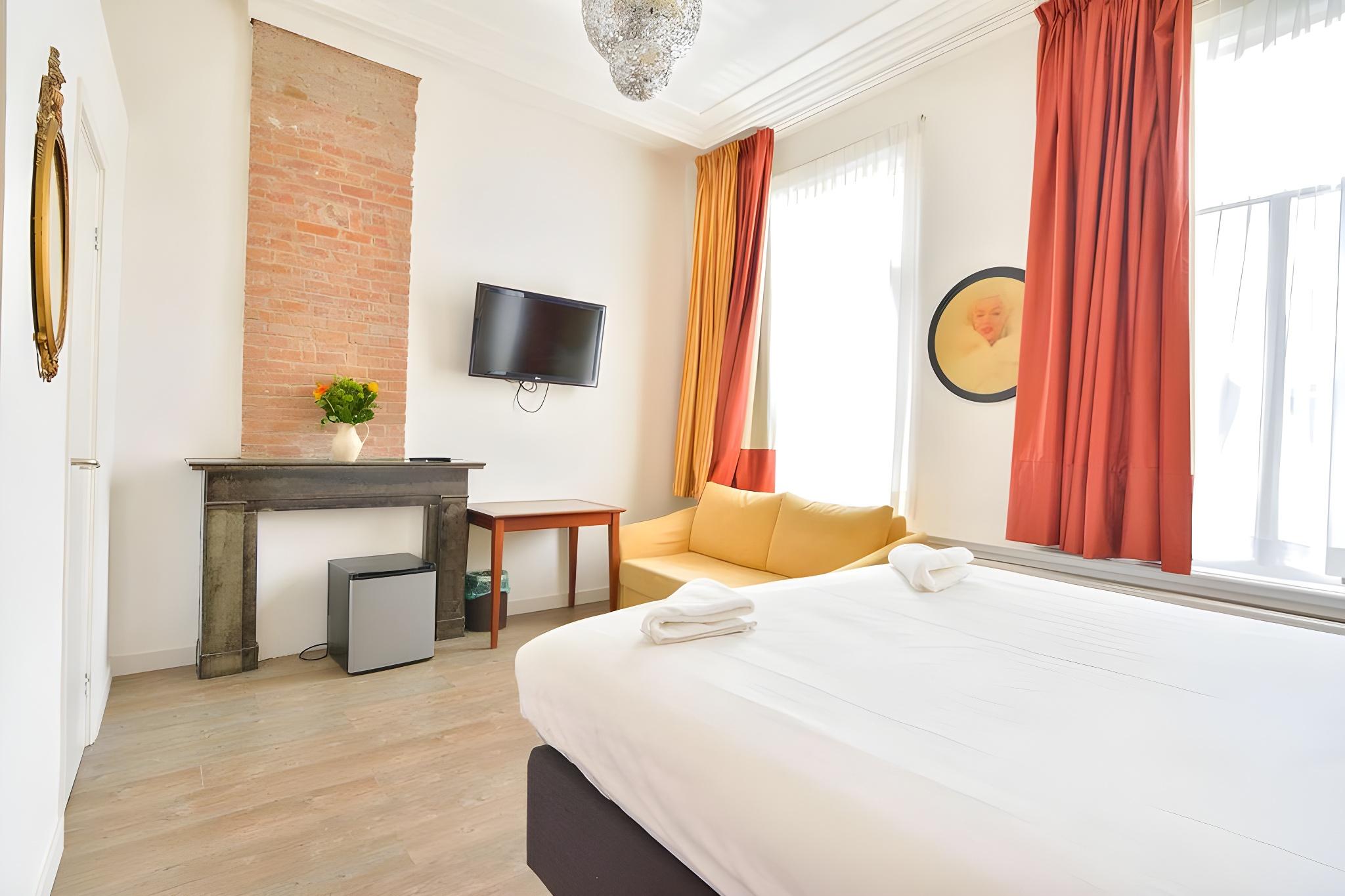 Basic, Triple, Single Bed