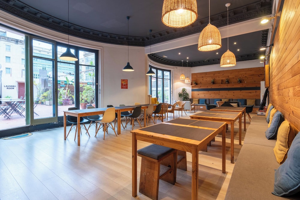 Rodamon Barcelona Hostel 44/56