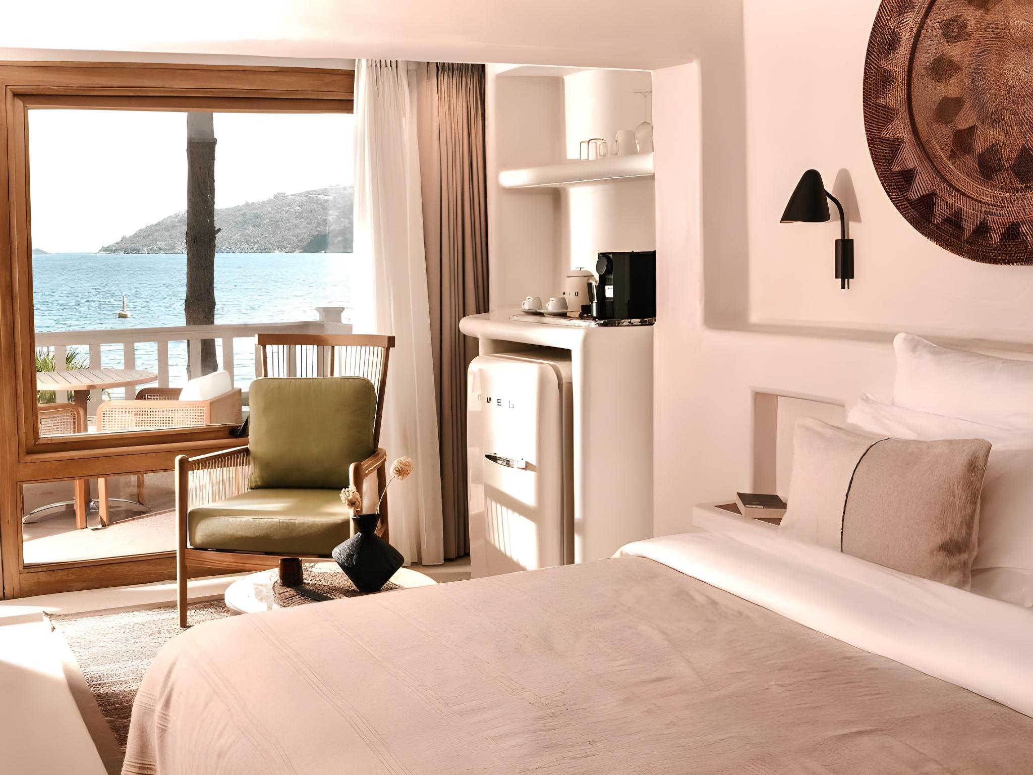 HONEYMOON, DOUBLE BED