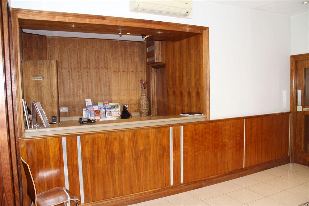 Westbury Hotel 5/57