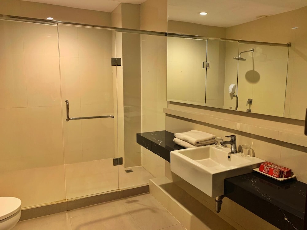 Ameera Hotel 18/37