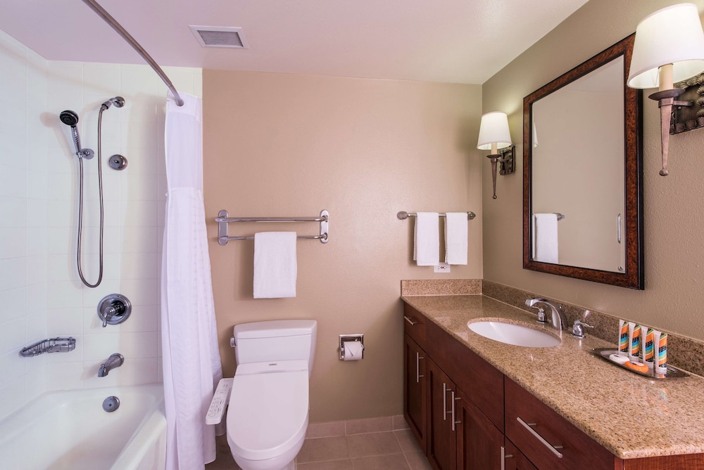 Hilton Grand Vacations Club at Hilton Hawaiian Village 13/50