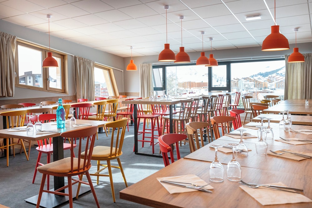 restaurant cafeteria