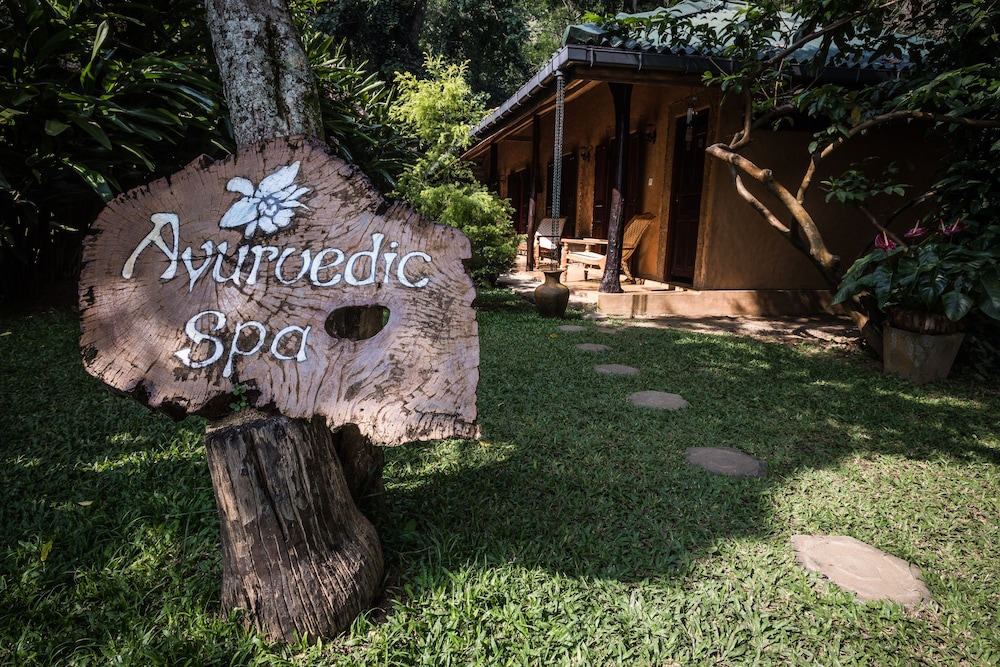 Galavilla Boutique Hotel & Spa 63/71