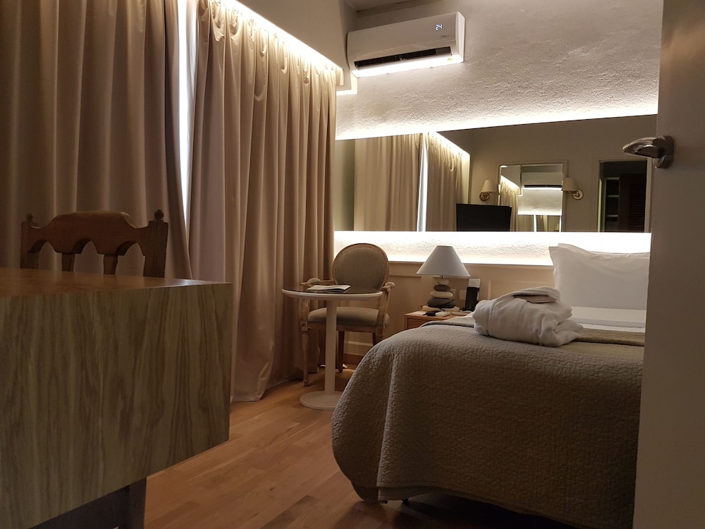 Coral Hotel 14/50