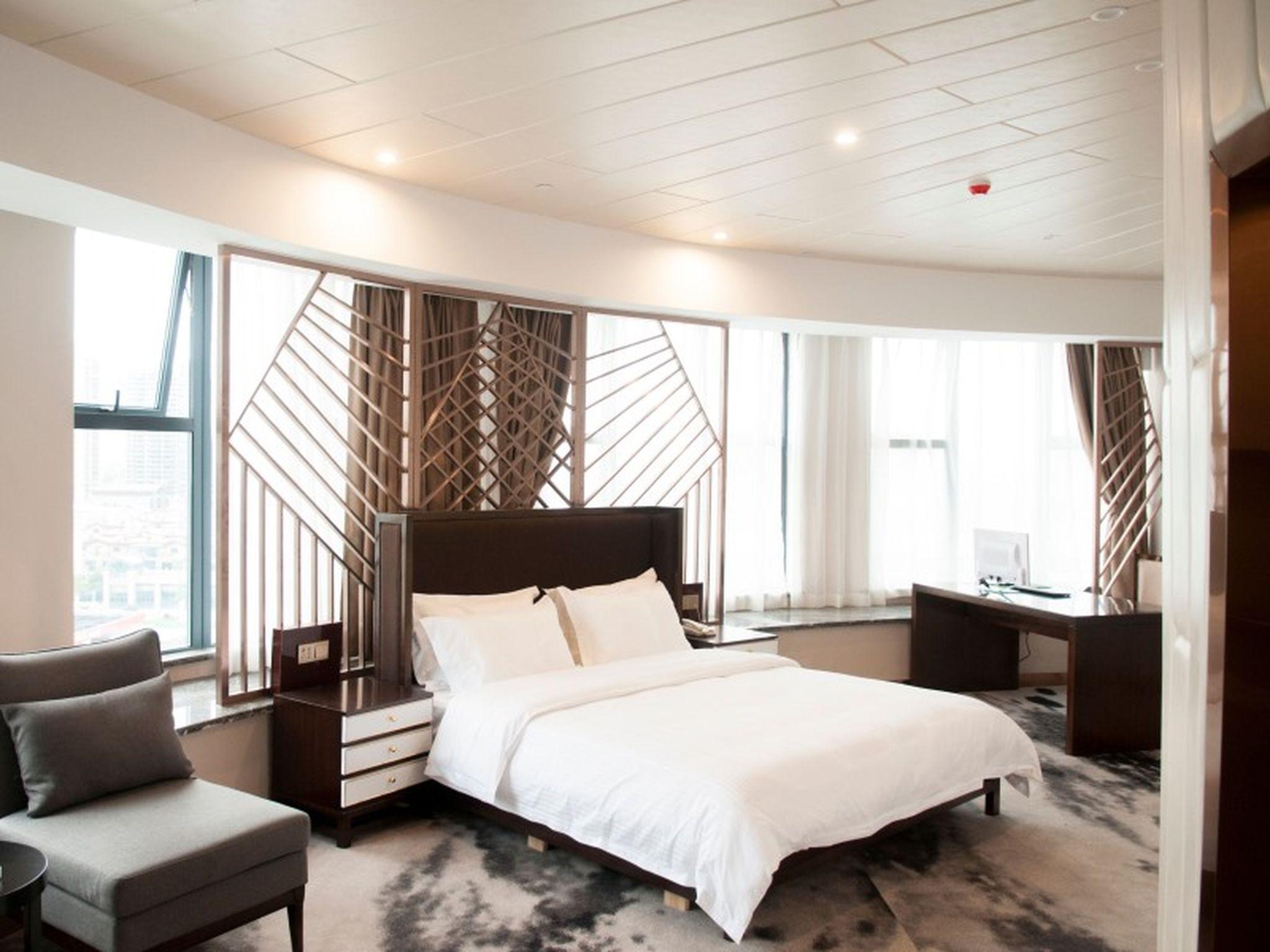 GreenTree Inn Jiaxing Haiyan Passenger Transport Center Hotel 13/26