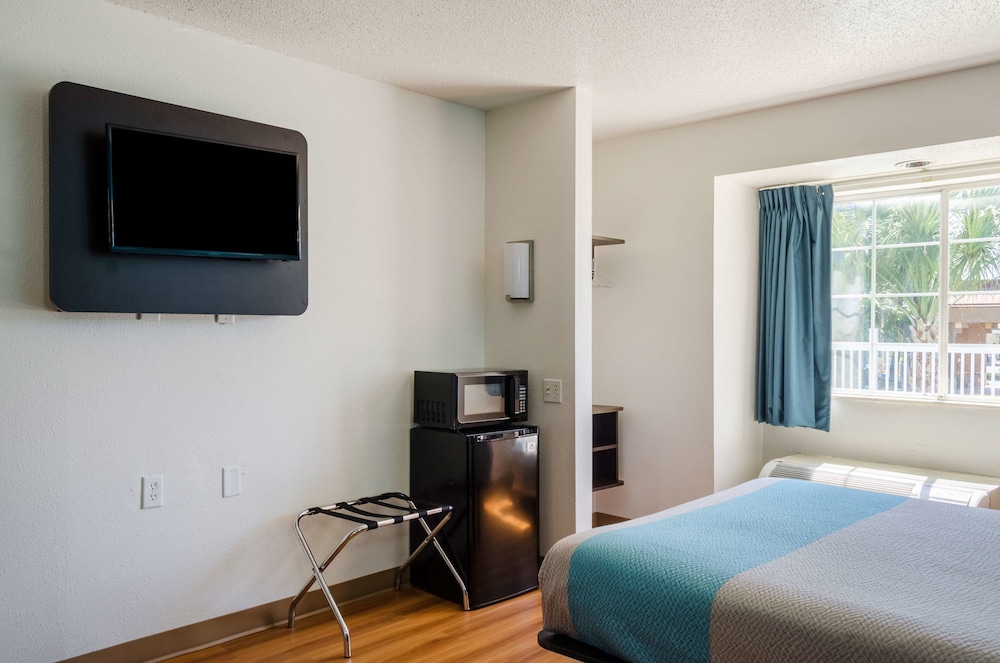 Motel6 Mobile, AL 21/40