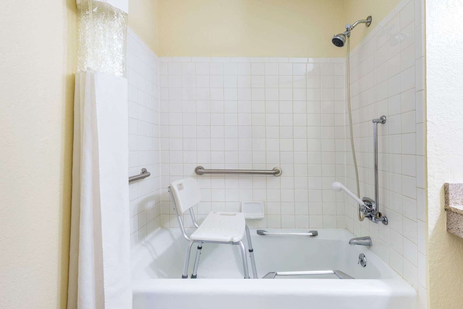 Super 8 By Wyndham Franklin/Middletown Area 28/29