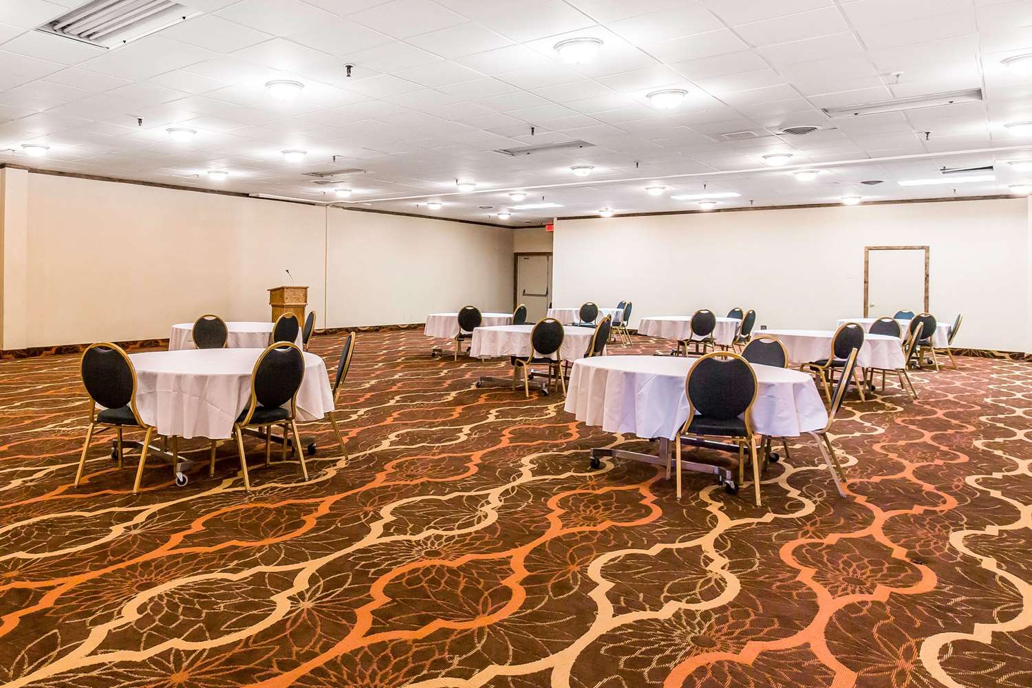 Studio6 Suites Butte, MT I-90 I-15 38/42