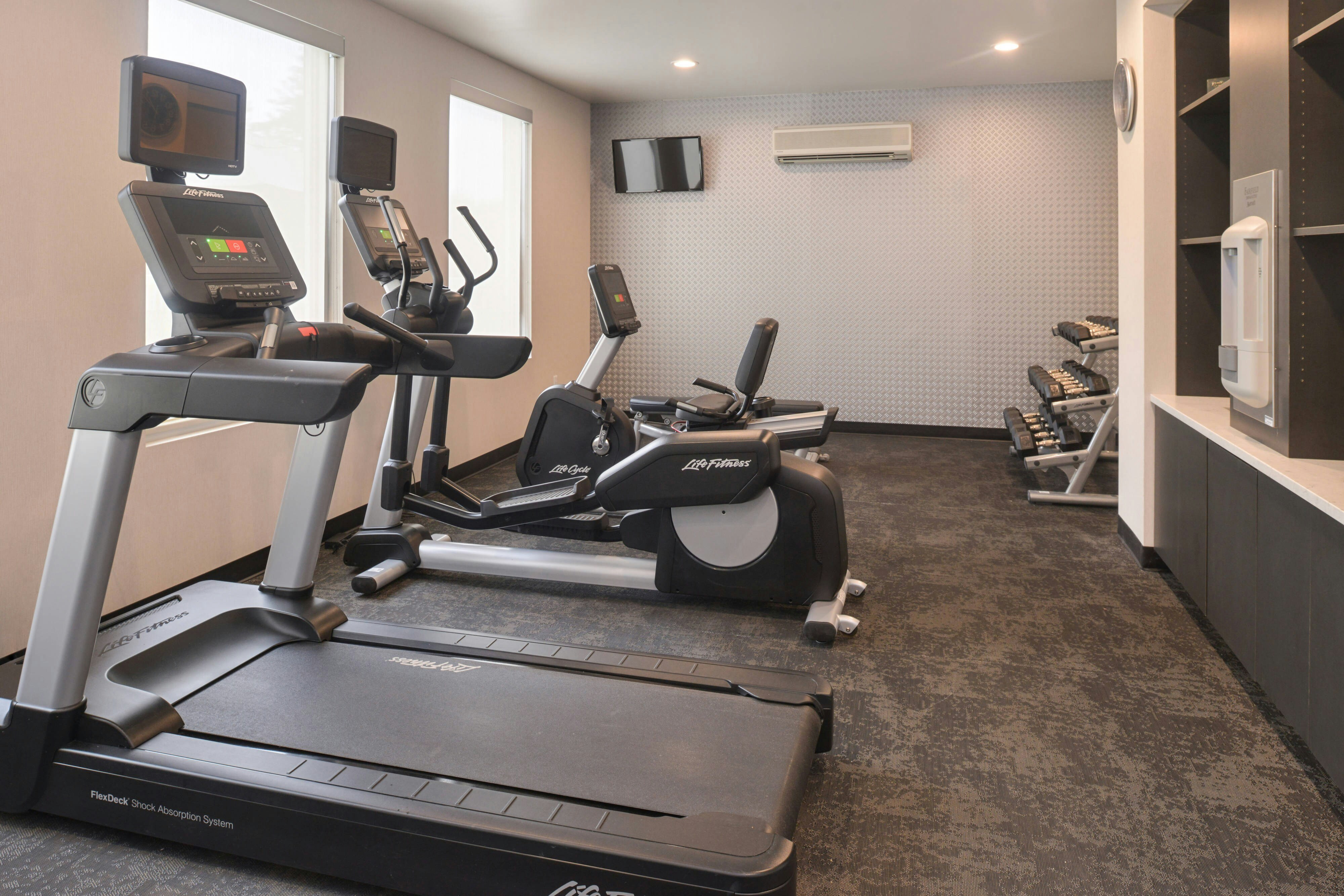 Fairfield Inn & Suites by Marriott Pittsburgh New Stanton 16/37