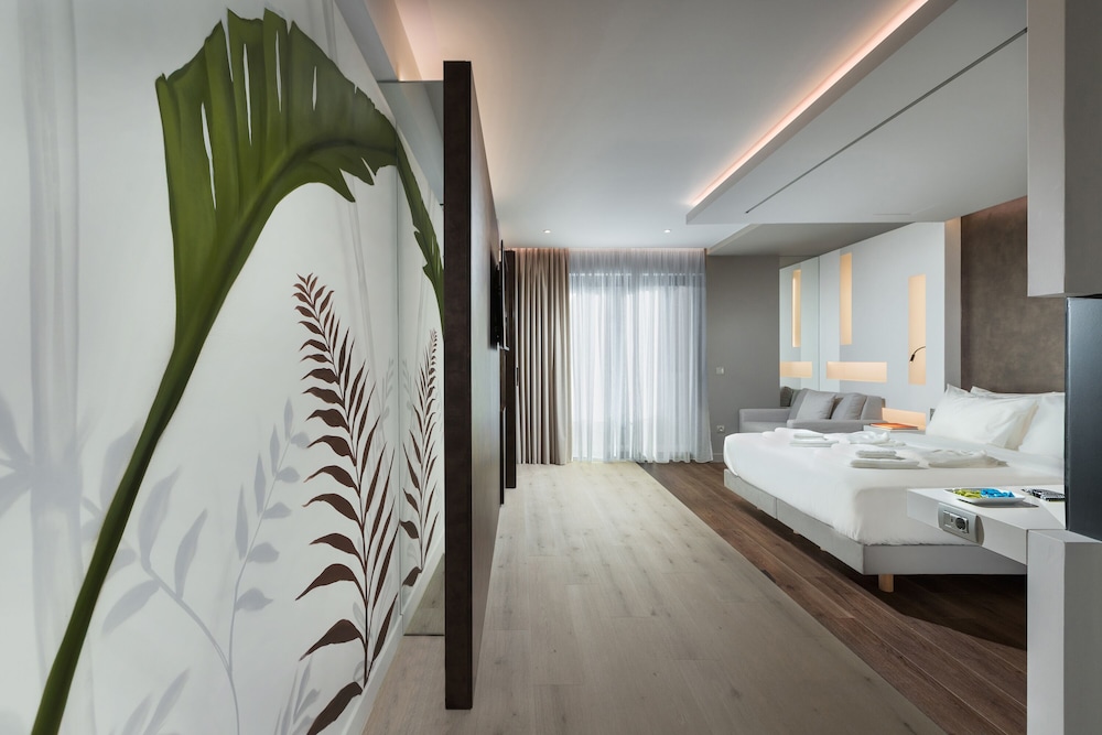 Ivis 4 Hotel 18/56
