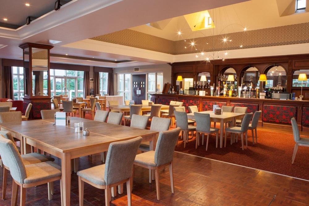 Hawkstone Park Hotel 38/42
