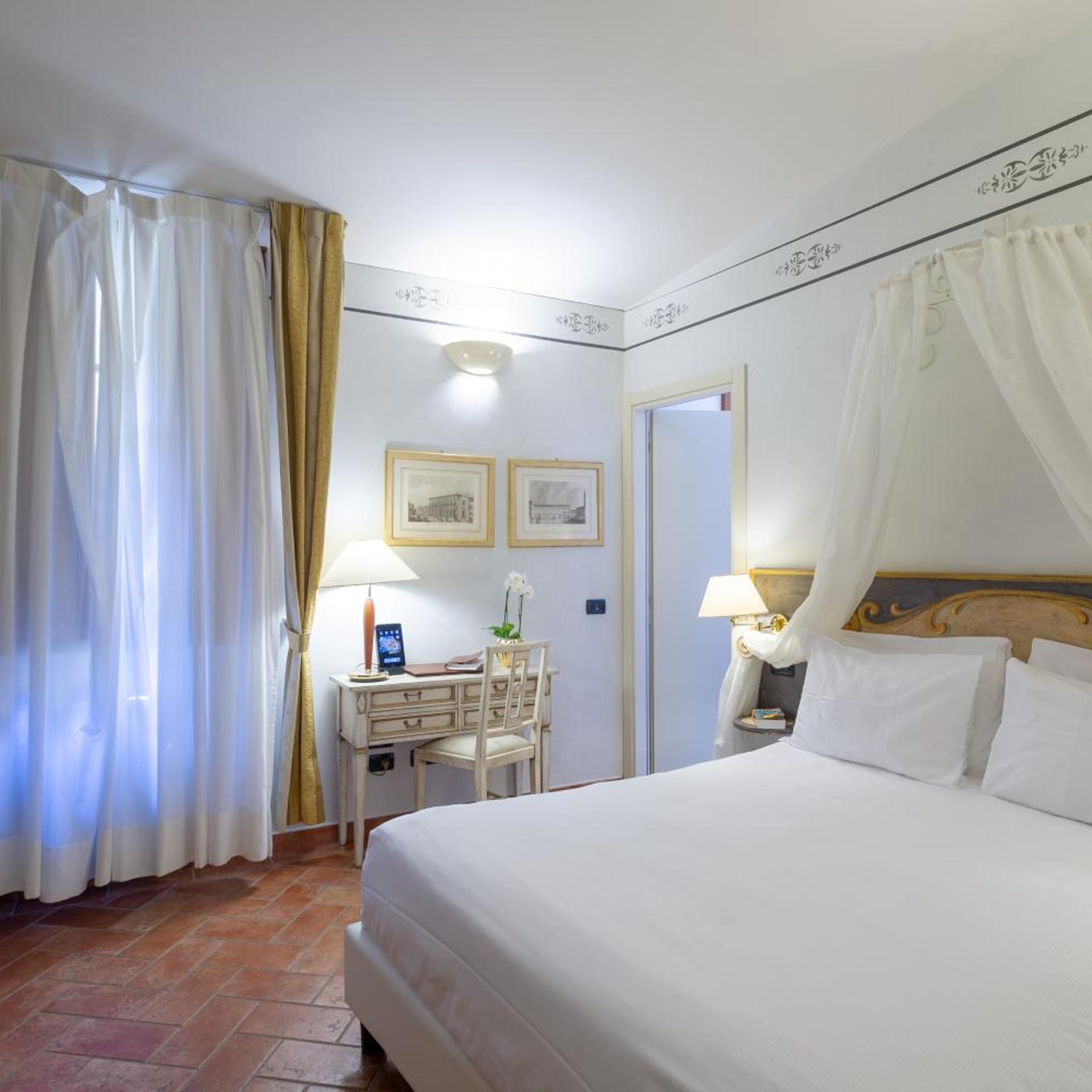 Room, Double Bed