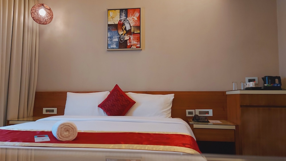 The Byke Delotel, Borivali 4/39