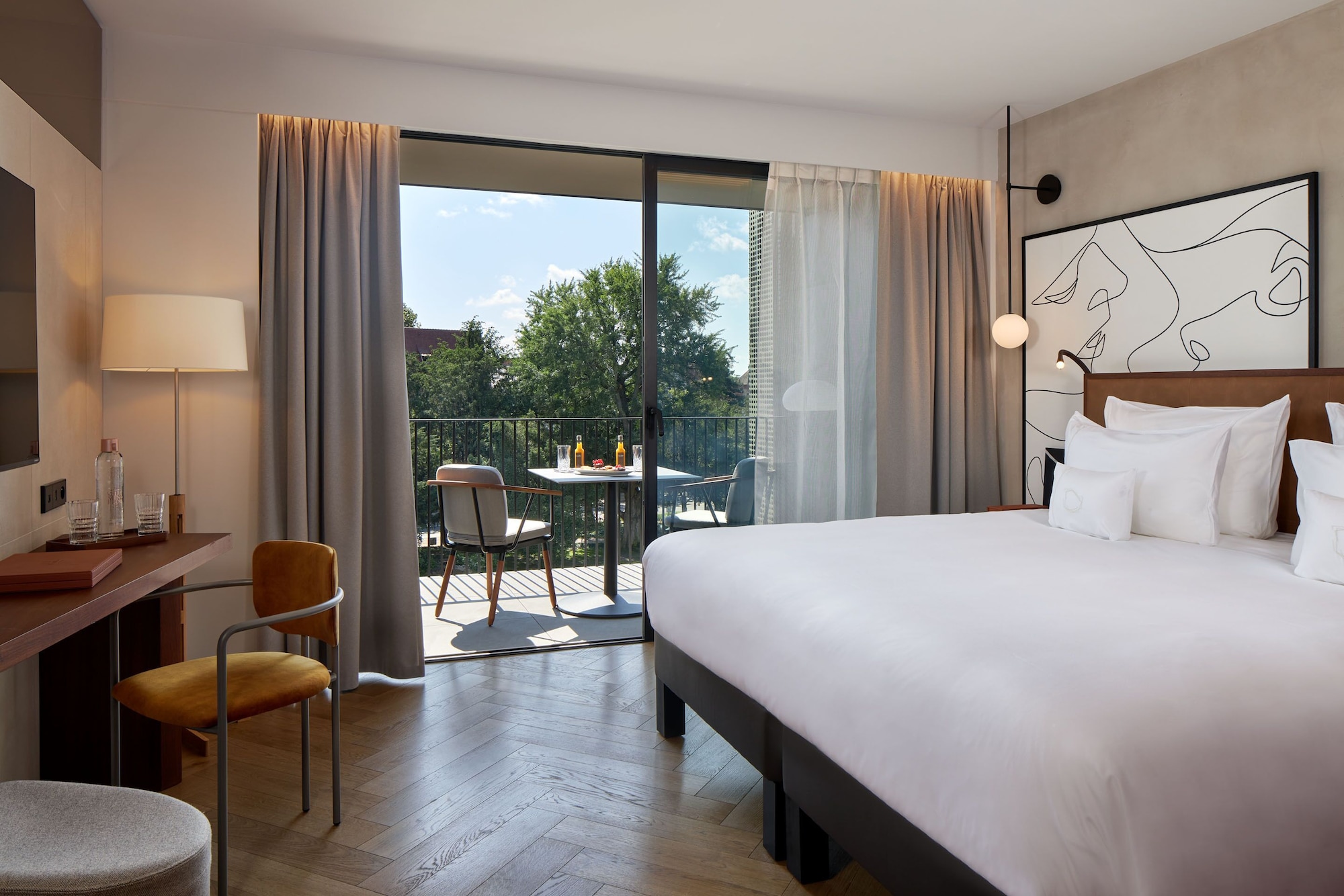 غرفة ديلوكس بسرير كوين بشرفة، L Esquisse Hotel & Spa Colmar - MGallery Collection 2/10