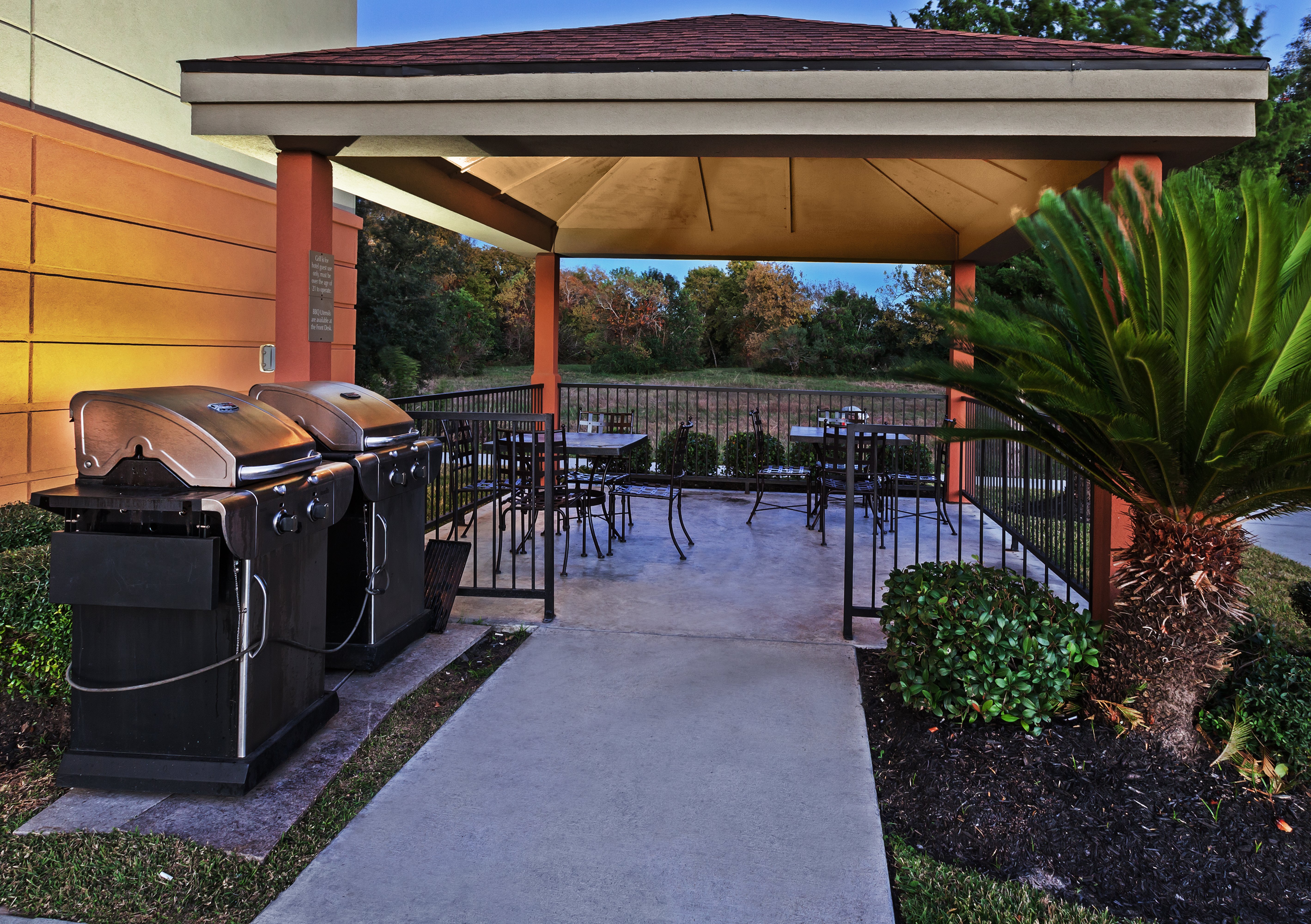 Candlewood Suites Pearland 24/37