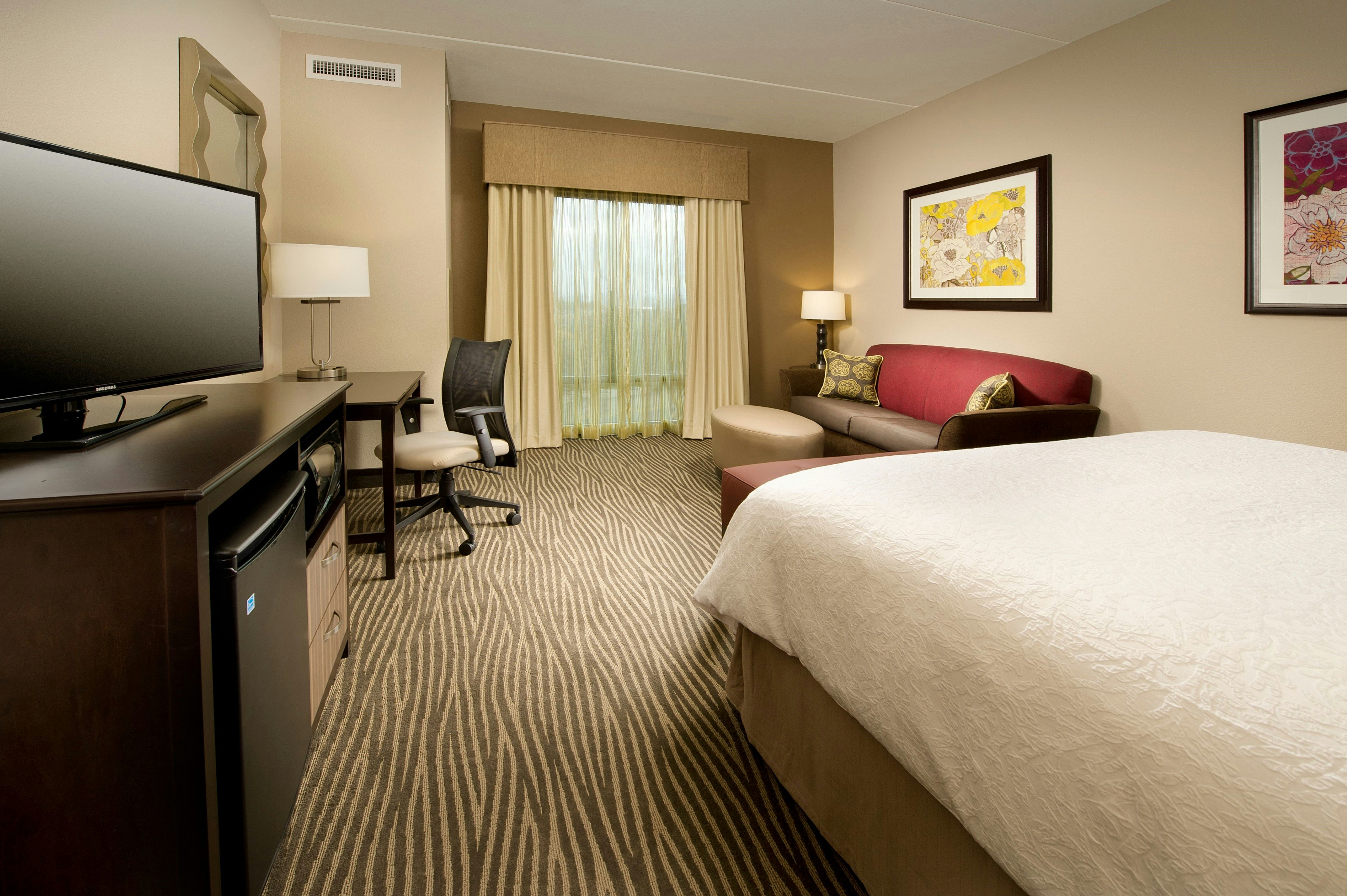 ROOM, KING BED, SOFA