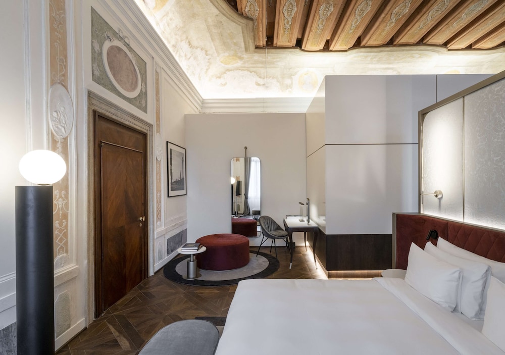 Radisson Collection Hotel, Palazzo Nani Venice 36/77