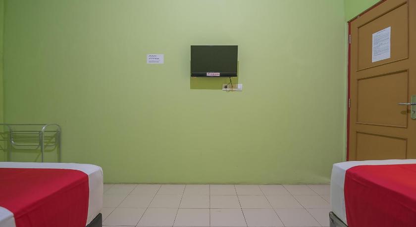 RedDoorz near Kampus UMP Purwokerto 33/44